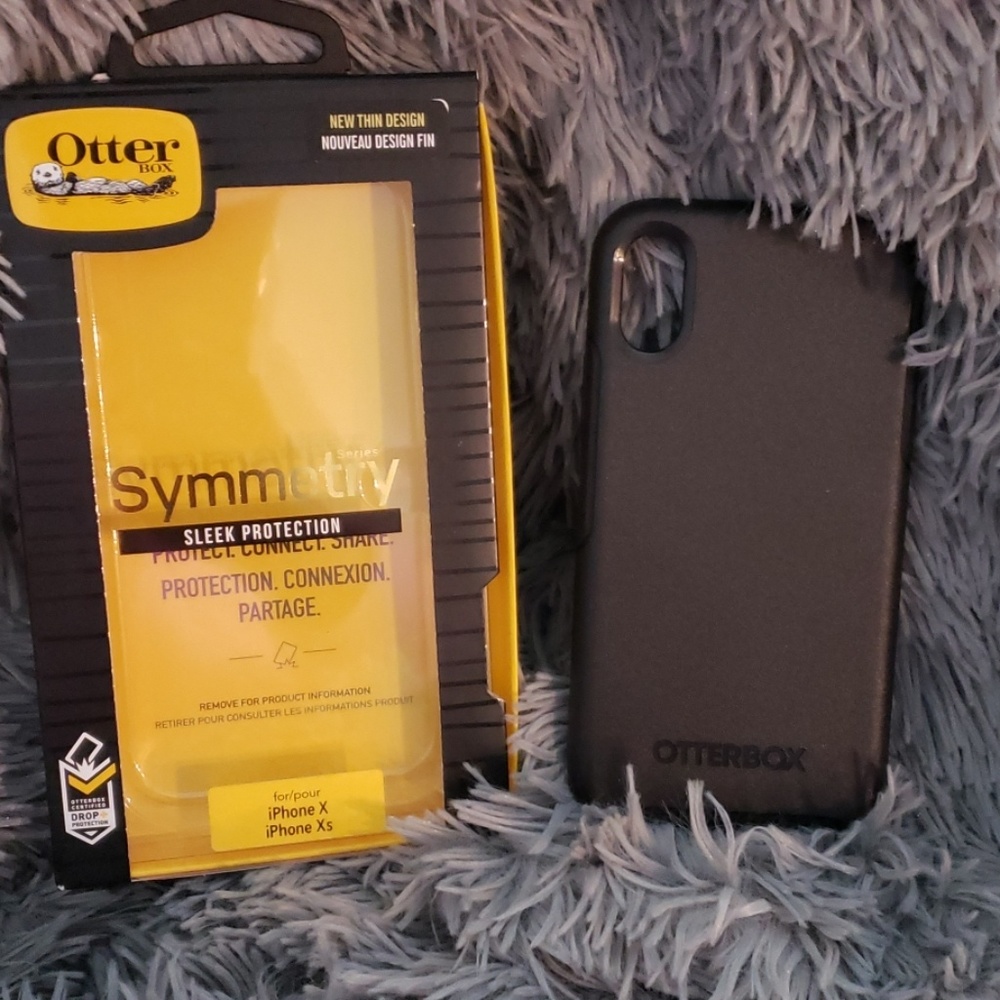 Authentic Black iPhone X/XS OtterBox case.